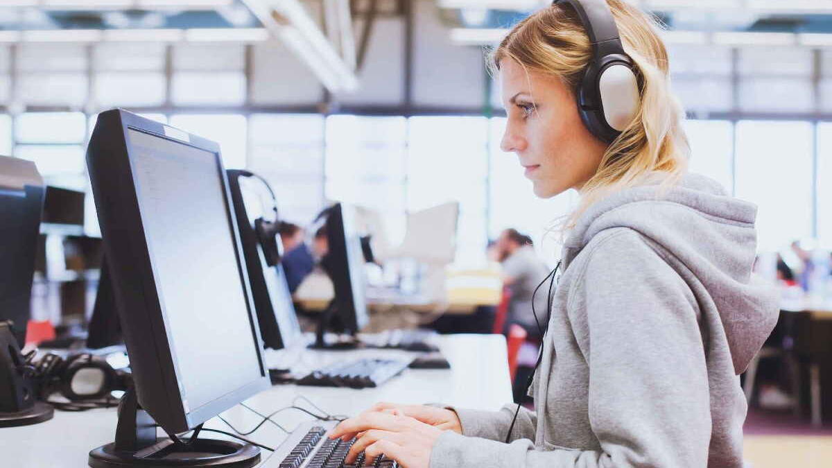 girl with headphones